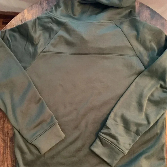 Reebok fleece lined pull over - Picture 3 of 9